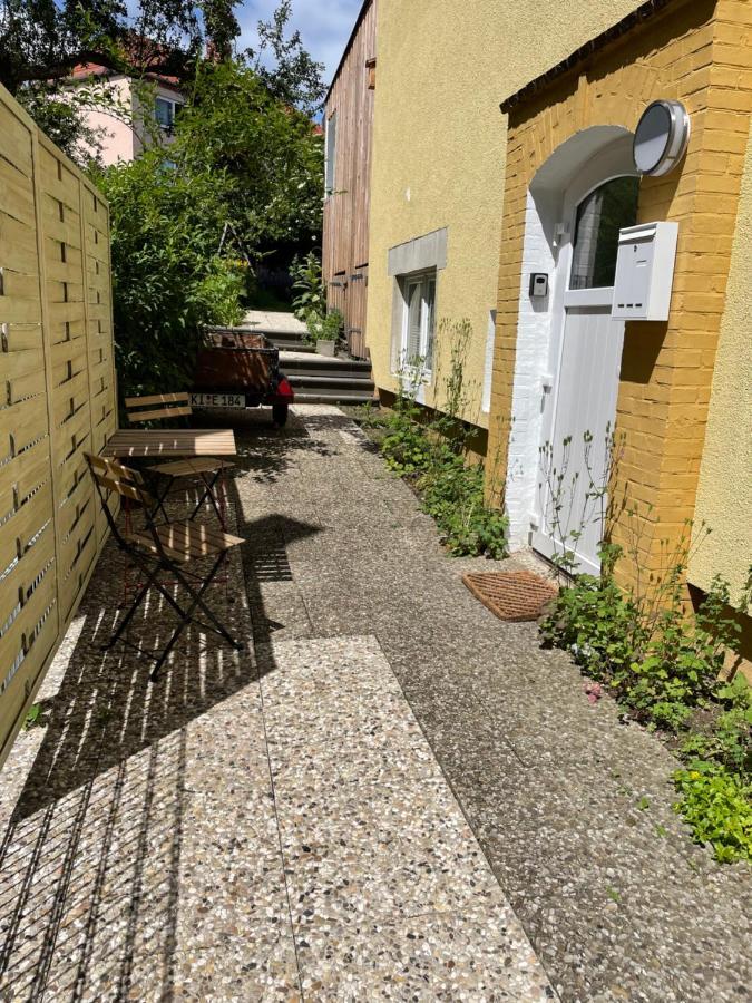Gemuetliche Sanierte 1 Zimmer Wohnung Mit Privatem Parkplatz Im Zentrum Kiel Exterior photo