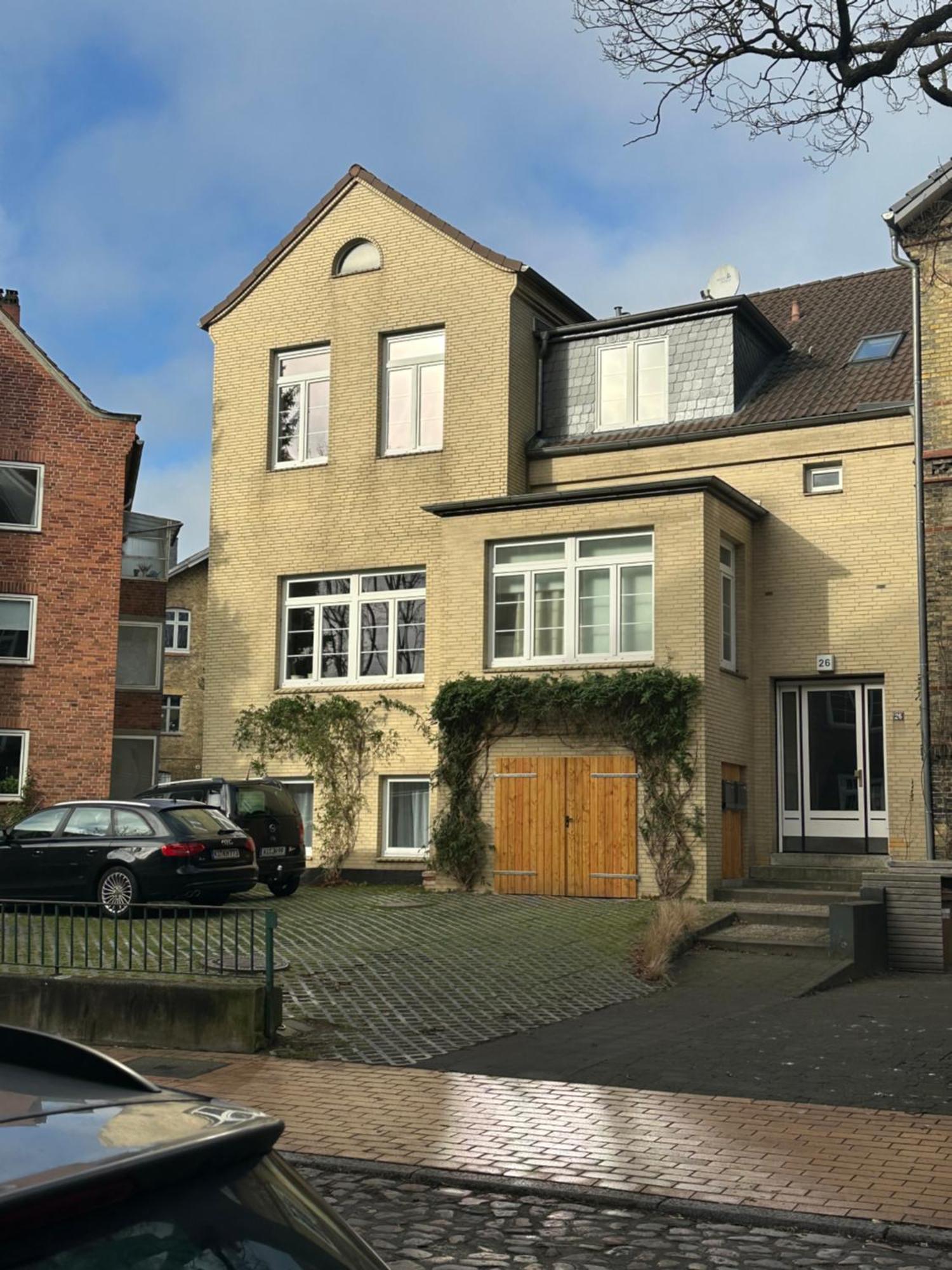 Gemuetliche Sanierte 1 Zimmer Wohnung Mit Privatem Parkplatz Im Zentrum Kiel Exterior photo